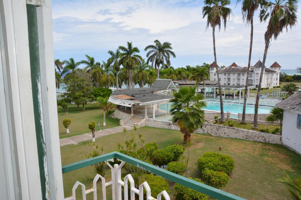 Seacastles By The Beach/Pool 蒙特哥贝 外观 照片